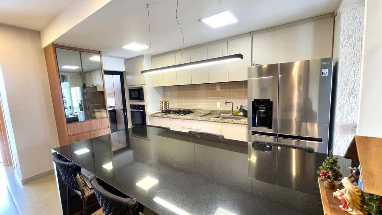 Sobrado a venda com 3 suítes, 191m² no Jardins Capri - Senador Canedo