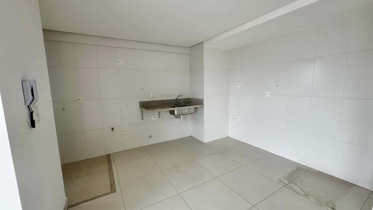 Apartamento à venda no Setor Coimbra, Andar Alto, 3 suítes plenas, 96,66m², Goiânia