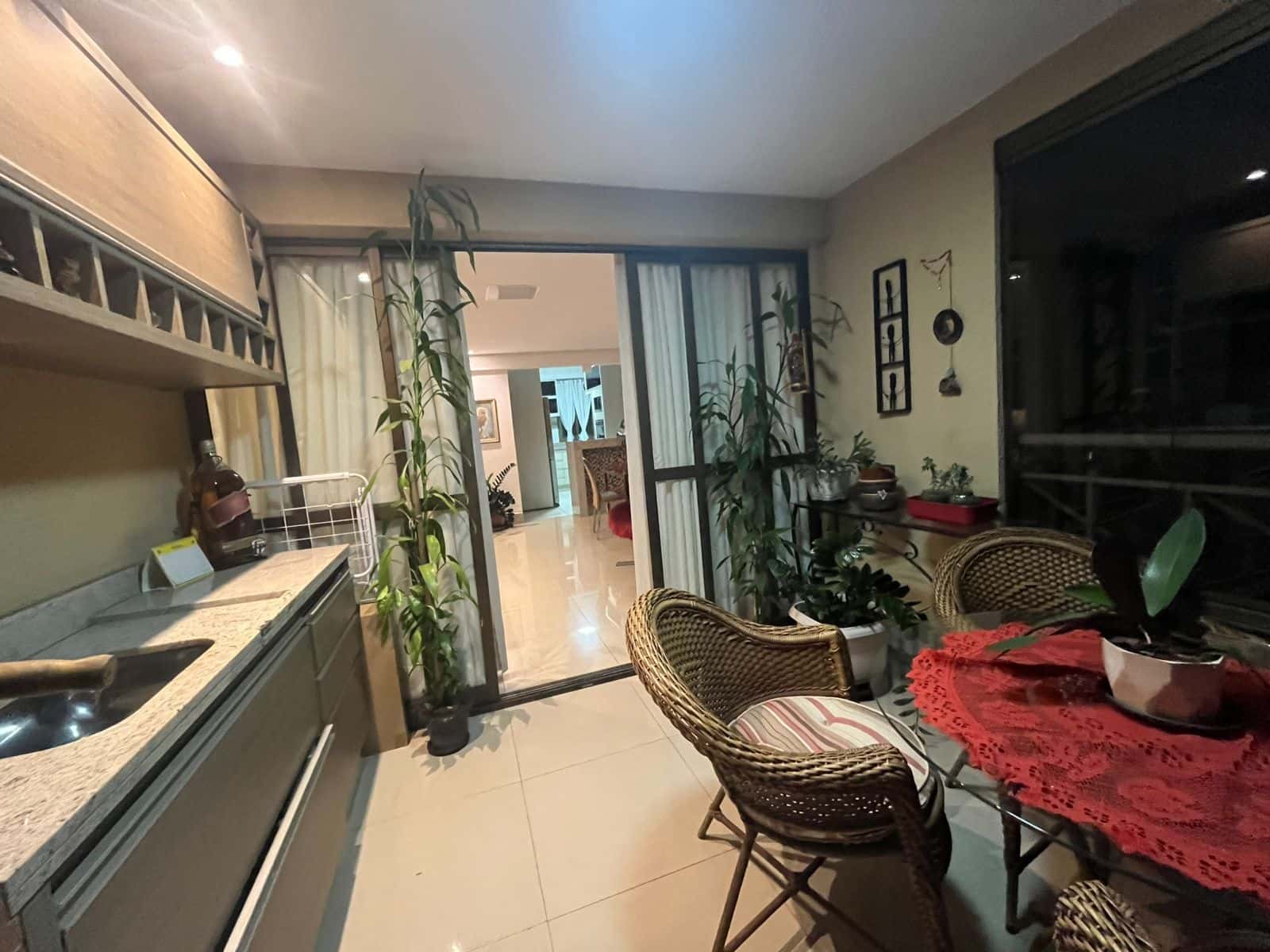 Apartamento para aluguel tem 90 m² com 2 quartos em Setor Bueno - Goiânia - GO