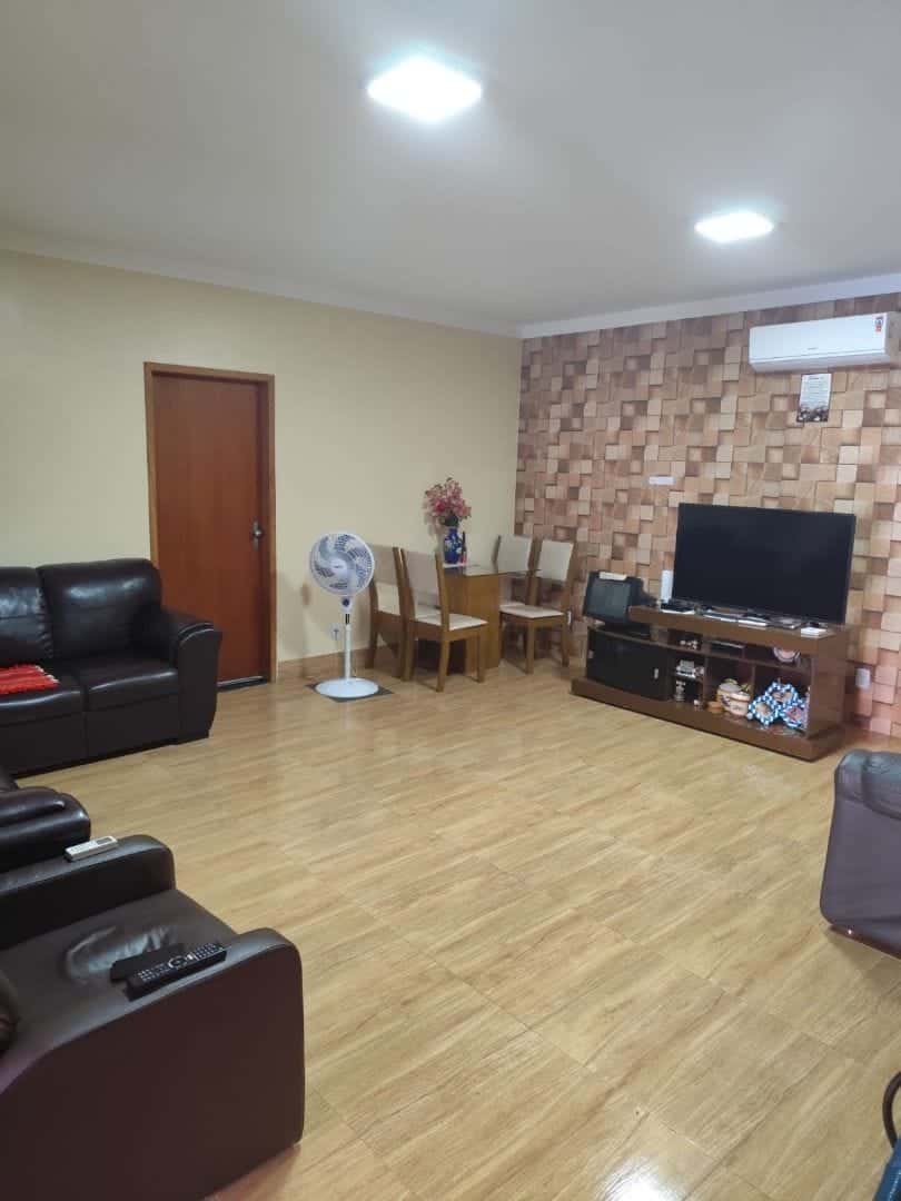 Casa com 3 dormitórios à venda, 220 m² por R$ 1.350.000 - Jardim América - Goiânia/GO