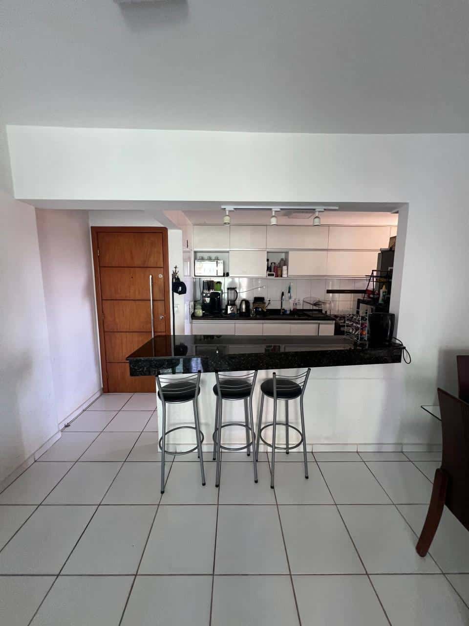 Apartamento à venda no Setor Bueno com 82m², 2 vagas paralelas, Goiânia