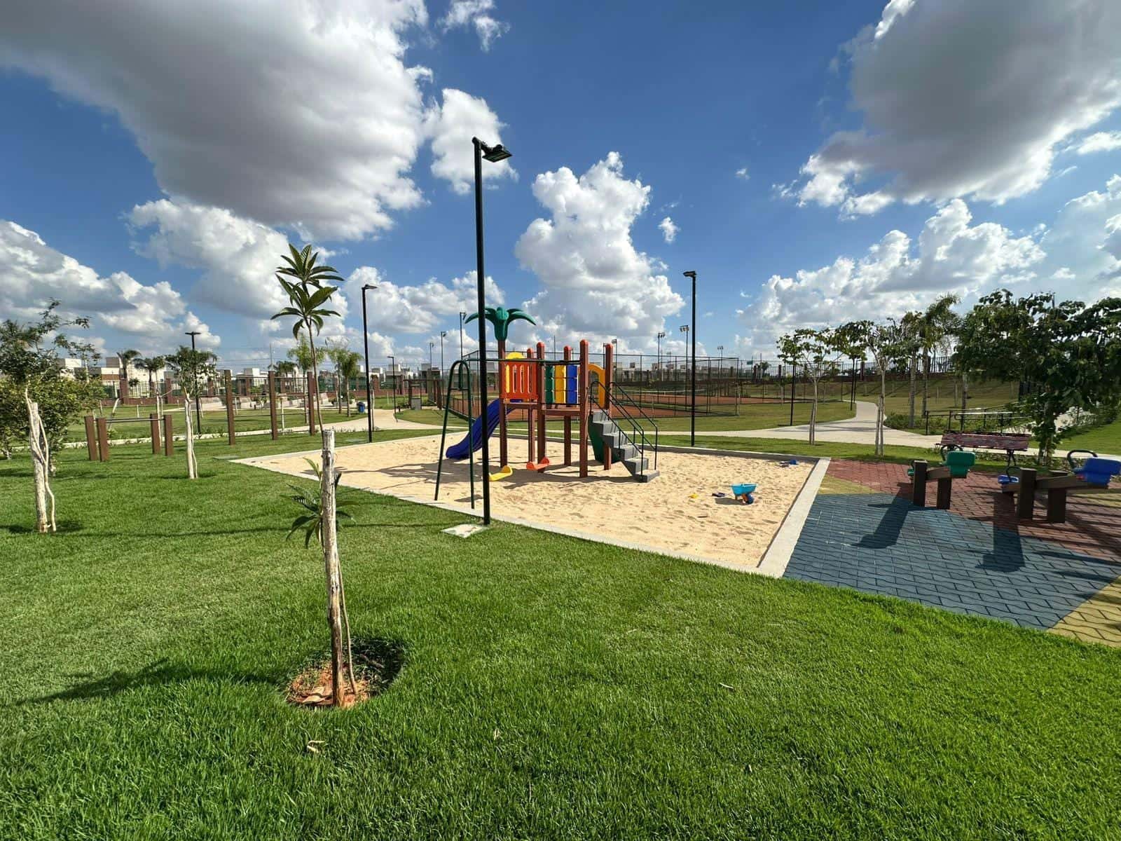 Sobrado à venda, Residencial Jardins Lyon, Aparecida de Goiânia, GO
