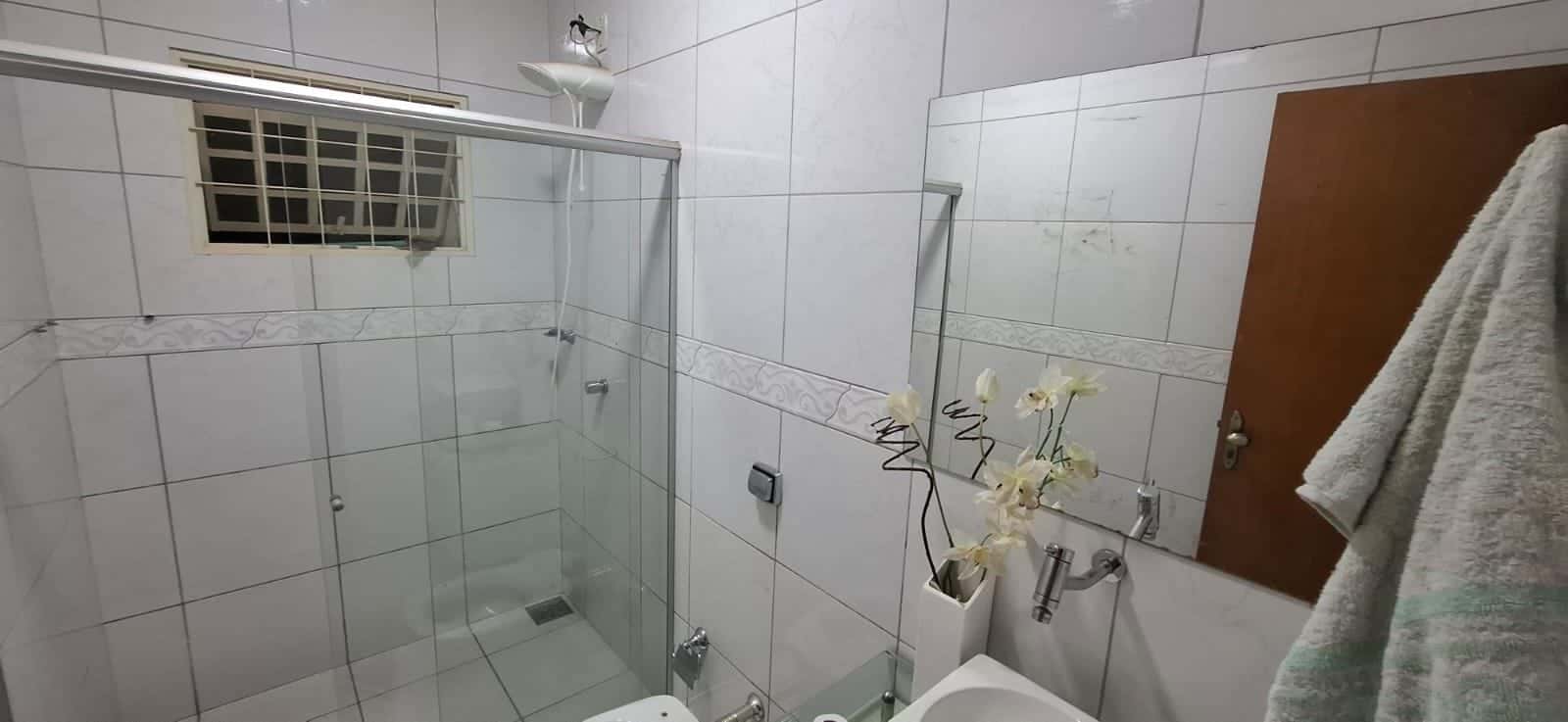 Sobrado à venda no Setor Aeroporto, 5 quartos, 270m², Goiânia