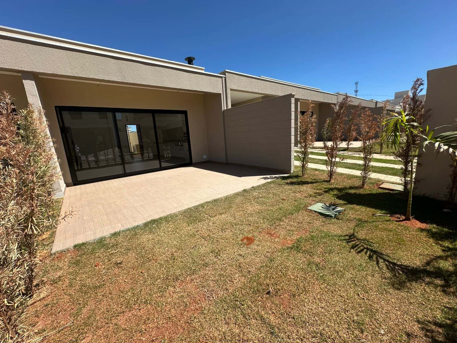 Casa a venda Jardins Lyon com 252 metros em Aparecida de Goiânia - GO