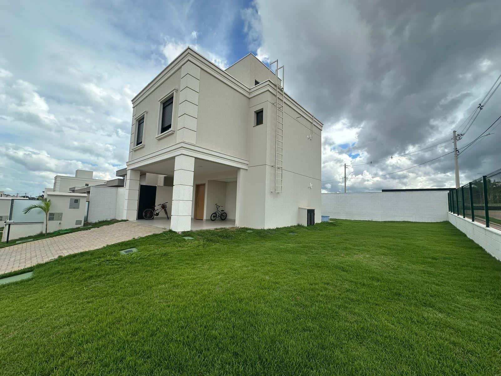 Sobrado à venda, Residencial Jardins Lyon, Aparecida de Goiânia, GO
