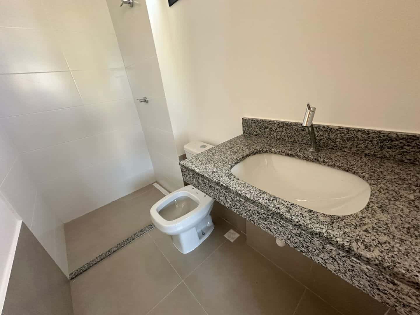 Sobrado com 4 dormitórios à venda, 181 m² por R$ 1.122.000,00 - Conjunto Residencial Storil - Aparecida de Goiânia/GO