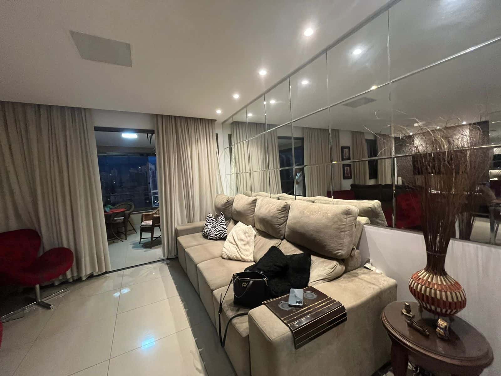 Apartamento para aluguel tem 90 m² com 2 quartos em Setor Bueno - Goiânia - GO