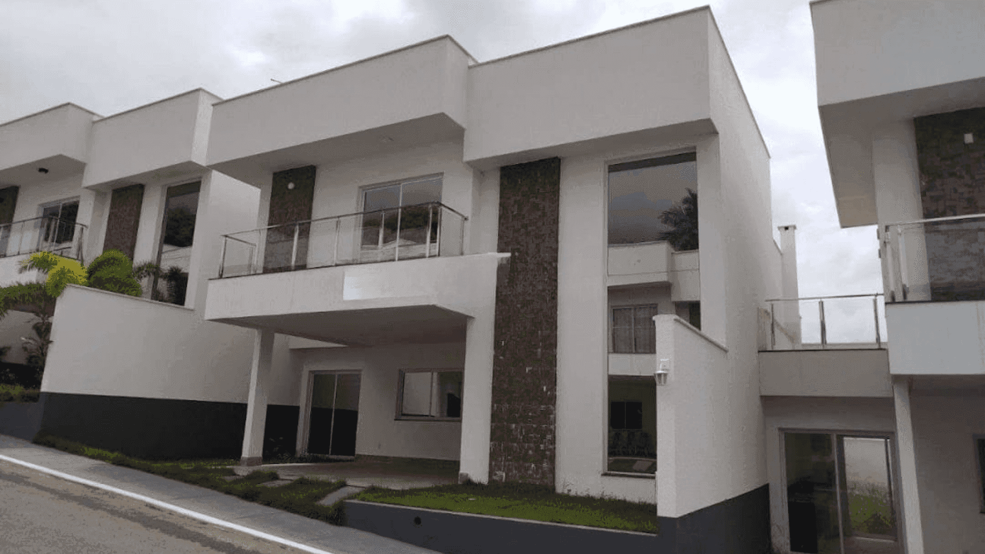 Sobrado com 3 dormitórios para alugar por R$ 4.300,00 - Sítios Santa Luzia - Aparecida de Goiânia/GO