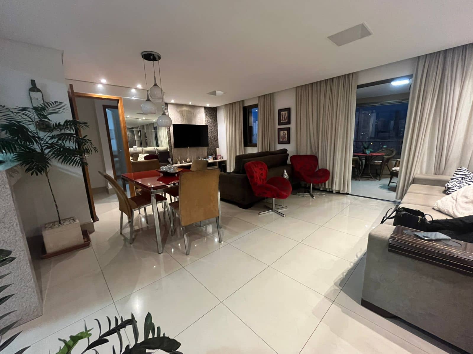 Apartamento para aluguel tem 90 m² com 2 quartos em Setor Bueno - Goiânia - GO