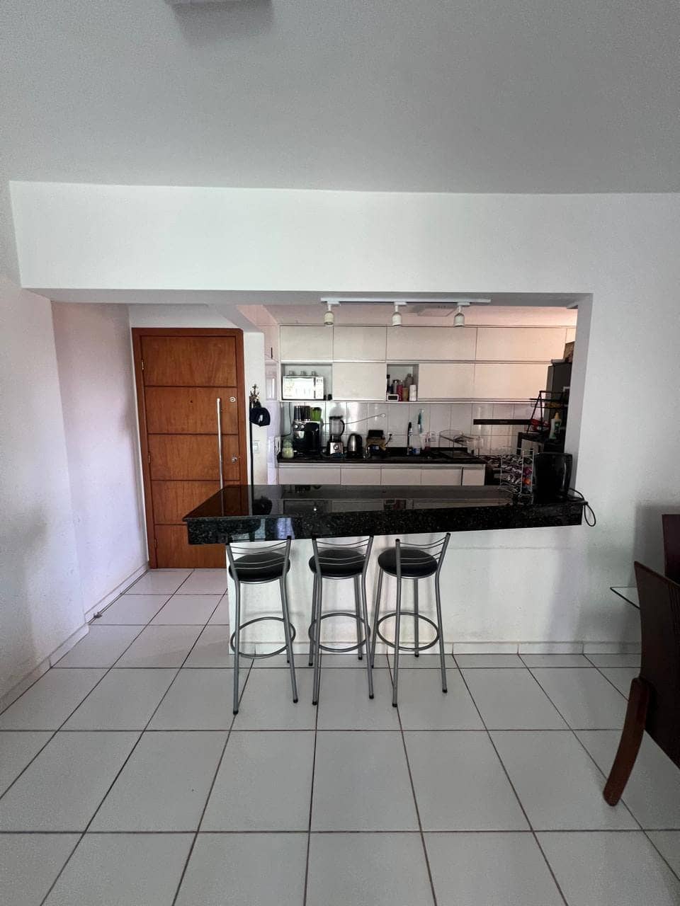 Apartamento à venda no Setor Bueno com 82m², 2 vagas paralelas, Goiânia