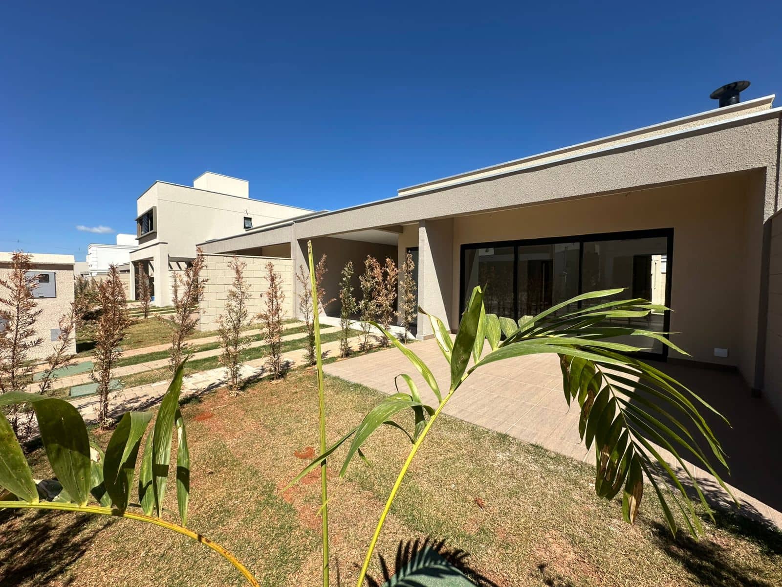 Casa a venda Jardins Lyon com 252 metros em Aparecida de Goiânia - GO
