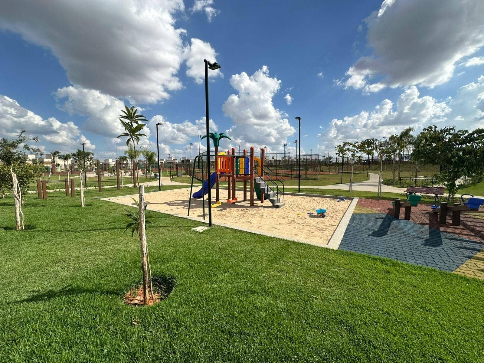 Sobrado à venda, Residencial Jardins Lyon, Aparecida de Goiânia, GO