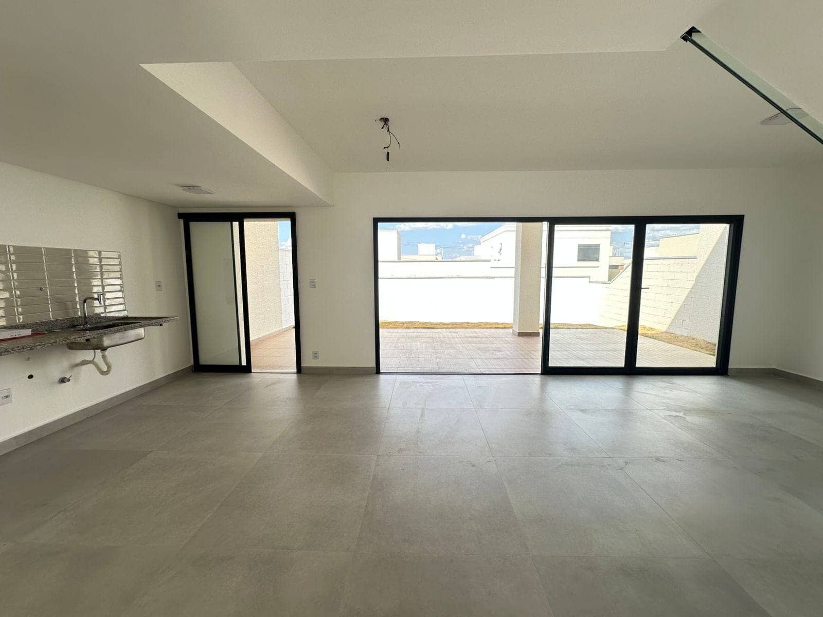 Sobrado à venda, Residencial Jardins Lyon, Aparecida de Goiânia, GO