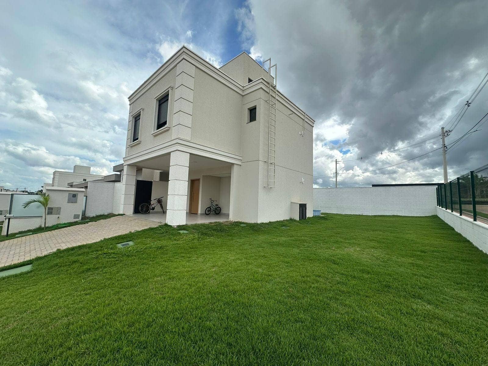 Sobrado à venda, Residencial Jardins Lyon, Aparecida de Goiânia, GO