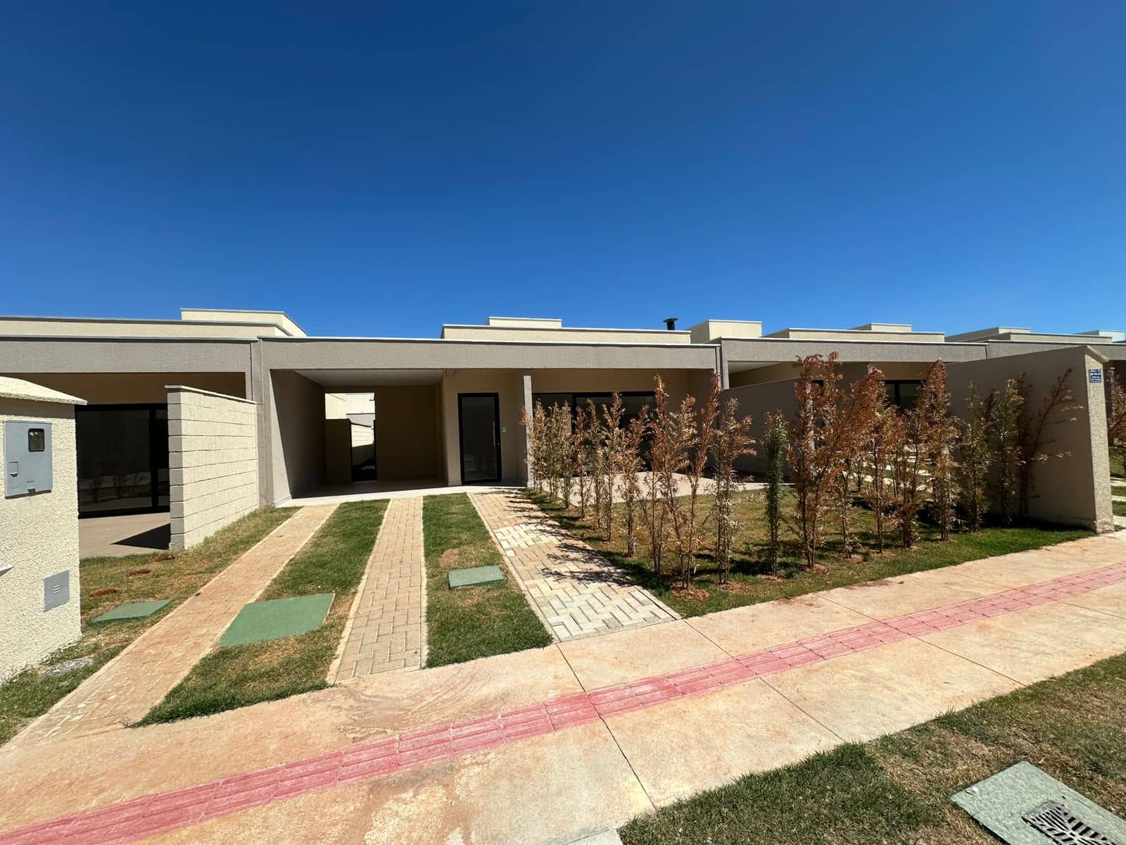 Casa a venda Jardins Lyon com 252 metros em Aparecida de Goiânia - GO