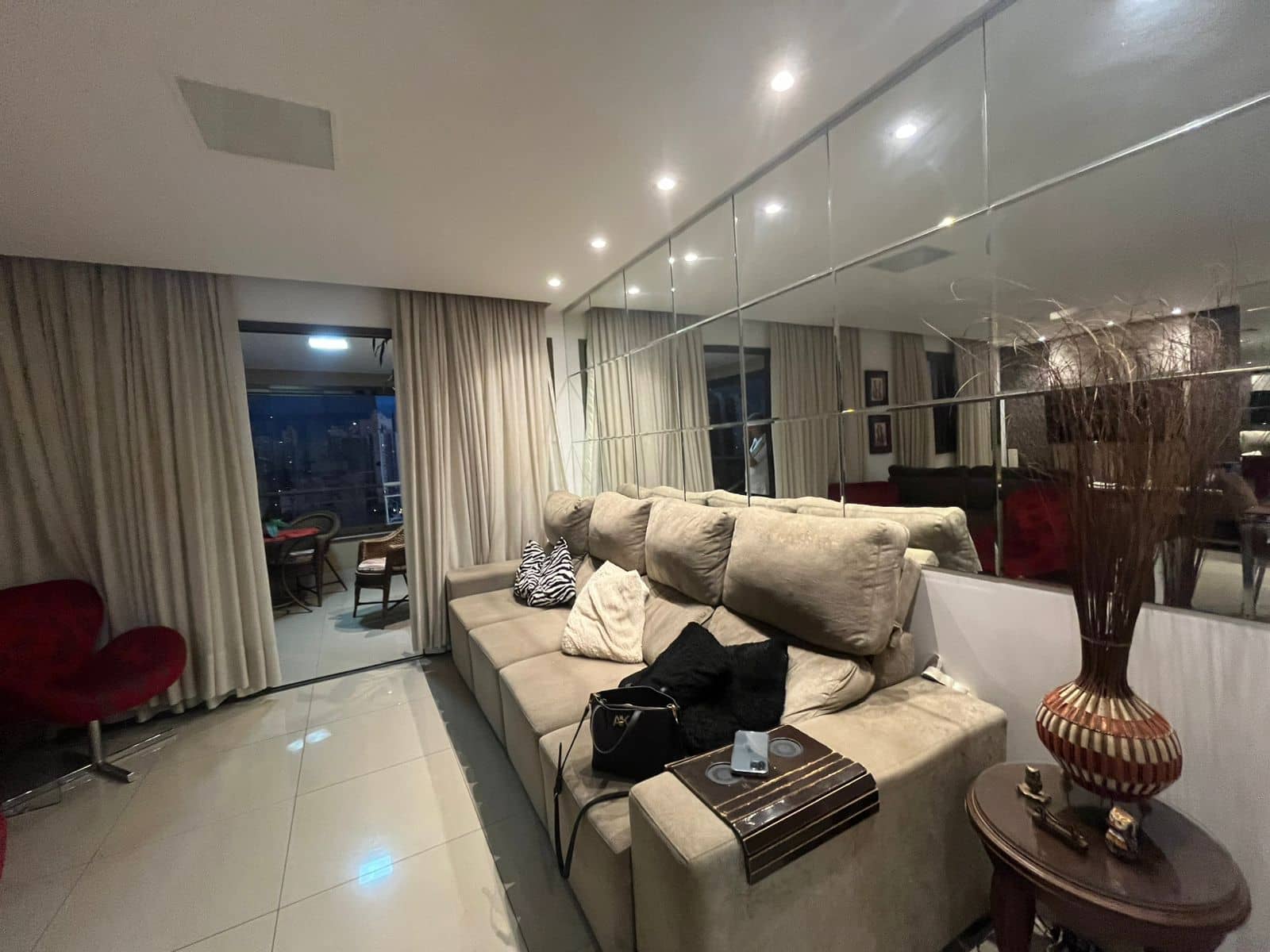 Apartamento para aluguel tem 90 m² com 2 quartos em Setor Bueno - Goiânia - GO