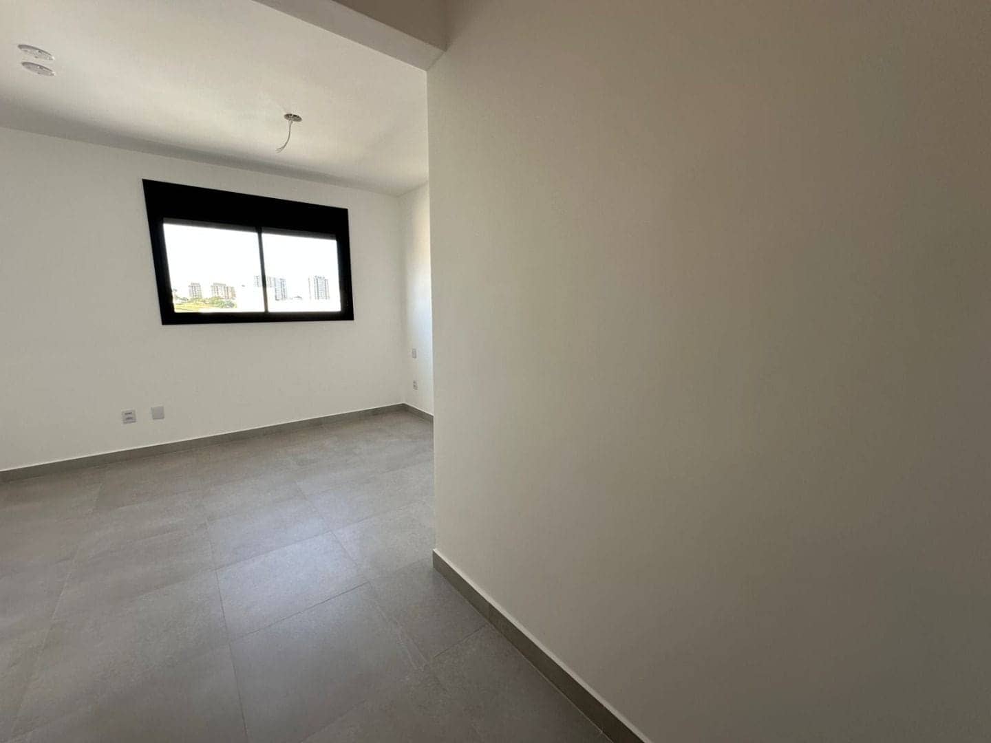 Sobrado com 4 dormitórios à venda, 181 m² por R$ 1.223.000,00 - Conjunto Residencial Storil - Aparecida de Goiânia/GO