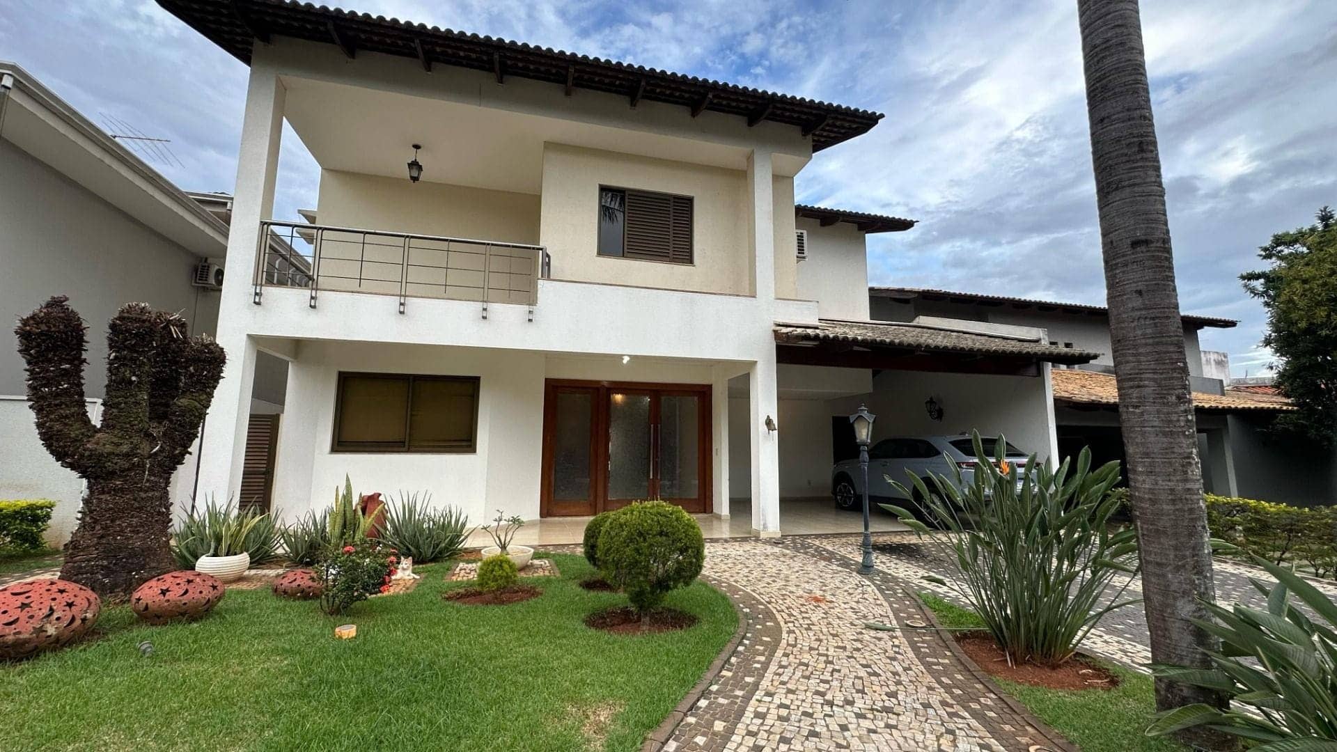 Sobrado com 4 dormitórios à venda, 363 m² por R$ 2.300.000,00 - Jardins Viena - Aparecida de Goiânia/GO