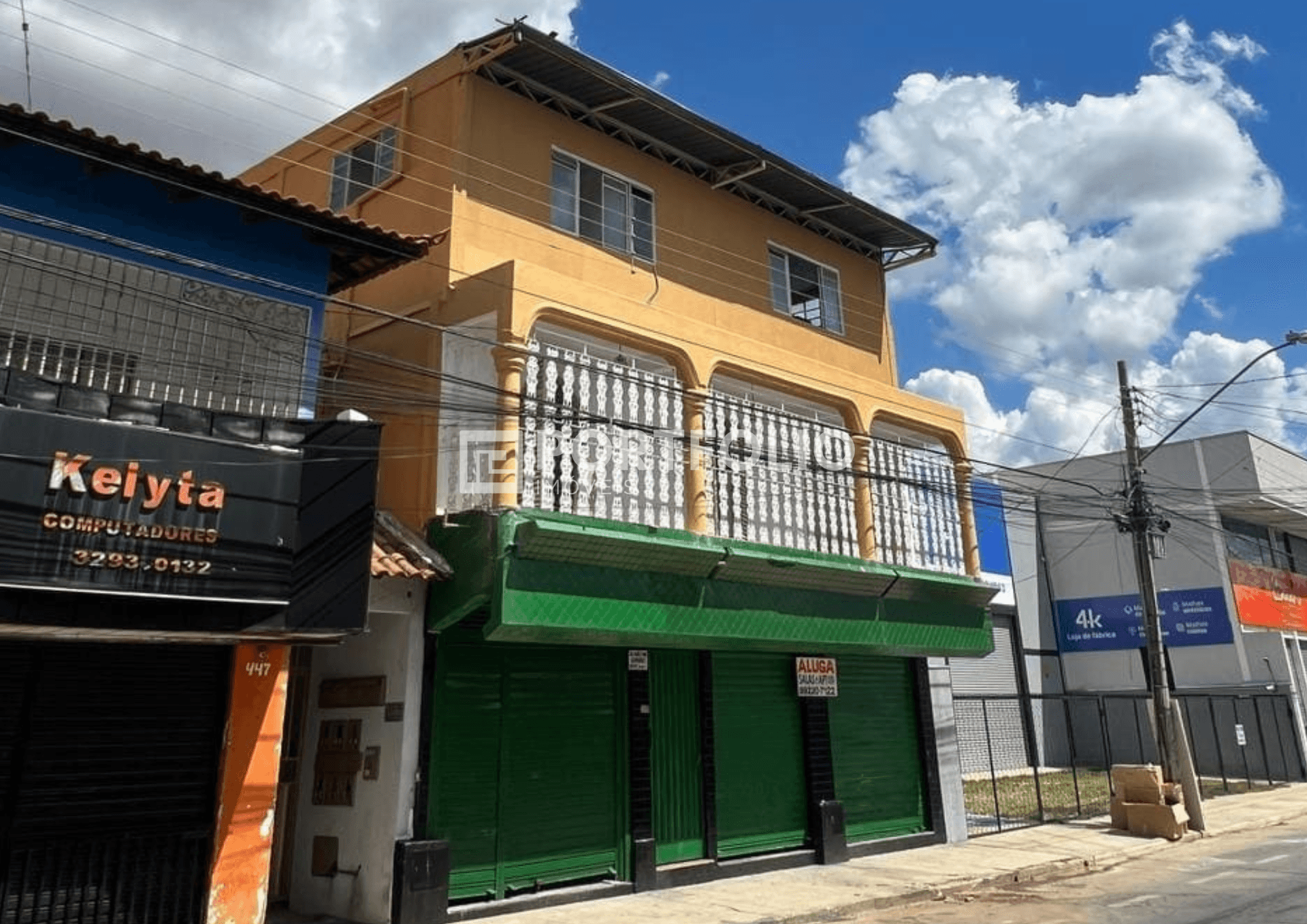 Sobrado à venda com salas comerciais no Setor Campinas, Goiânia