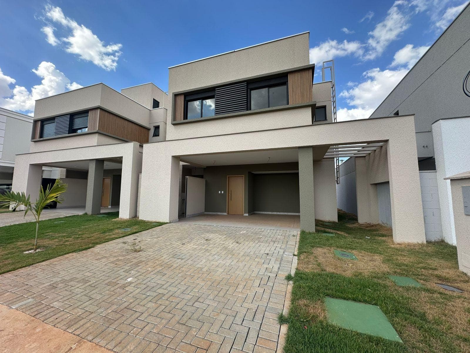 Sobrado à venda, Residencial Jardins Lyon, Aparecida de Goiânia, GO