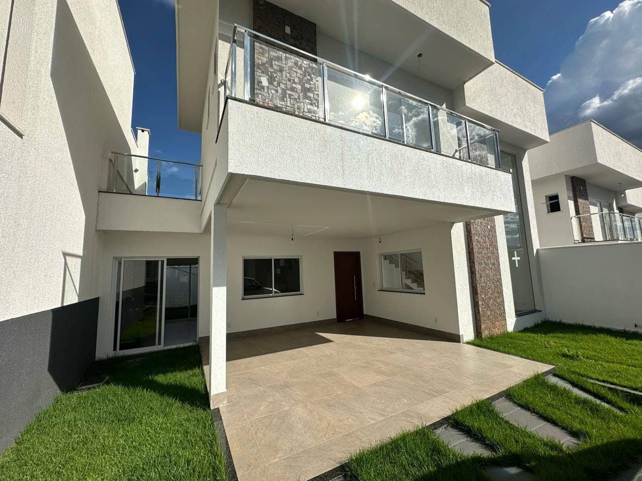 Sobrado com 3 dormitórios para alugar por R$ 4.300,00 - Sítios Santa Luzia - Aparecida de Goiânia/GO