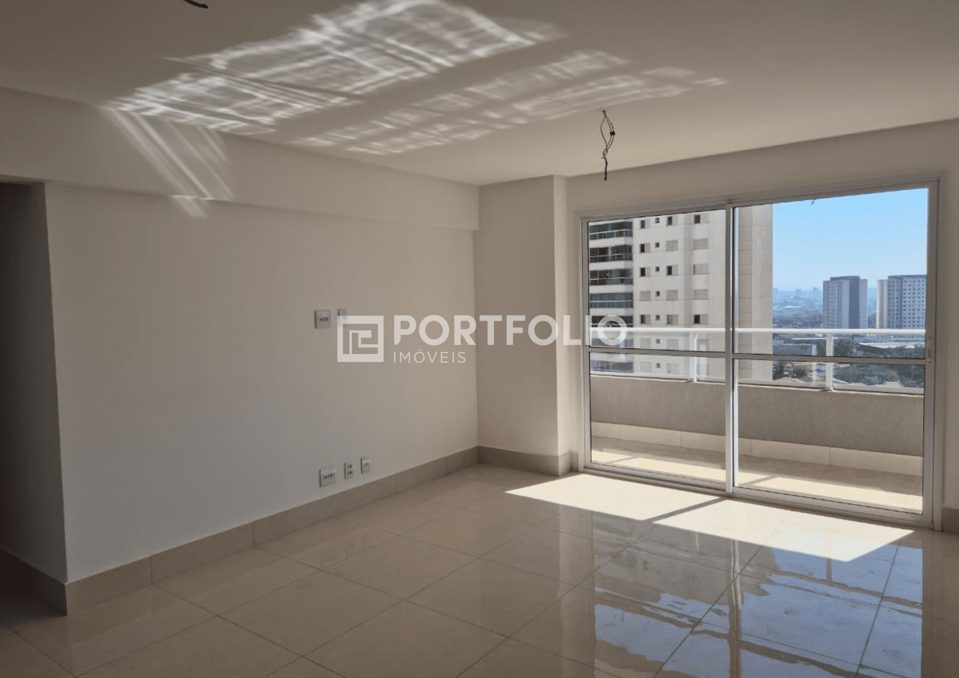 Apartamento à venda com 3 quartos/ 3 suítes no Village Veneza, Goiânia, GO