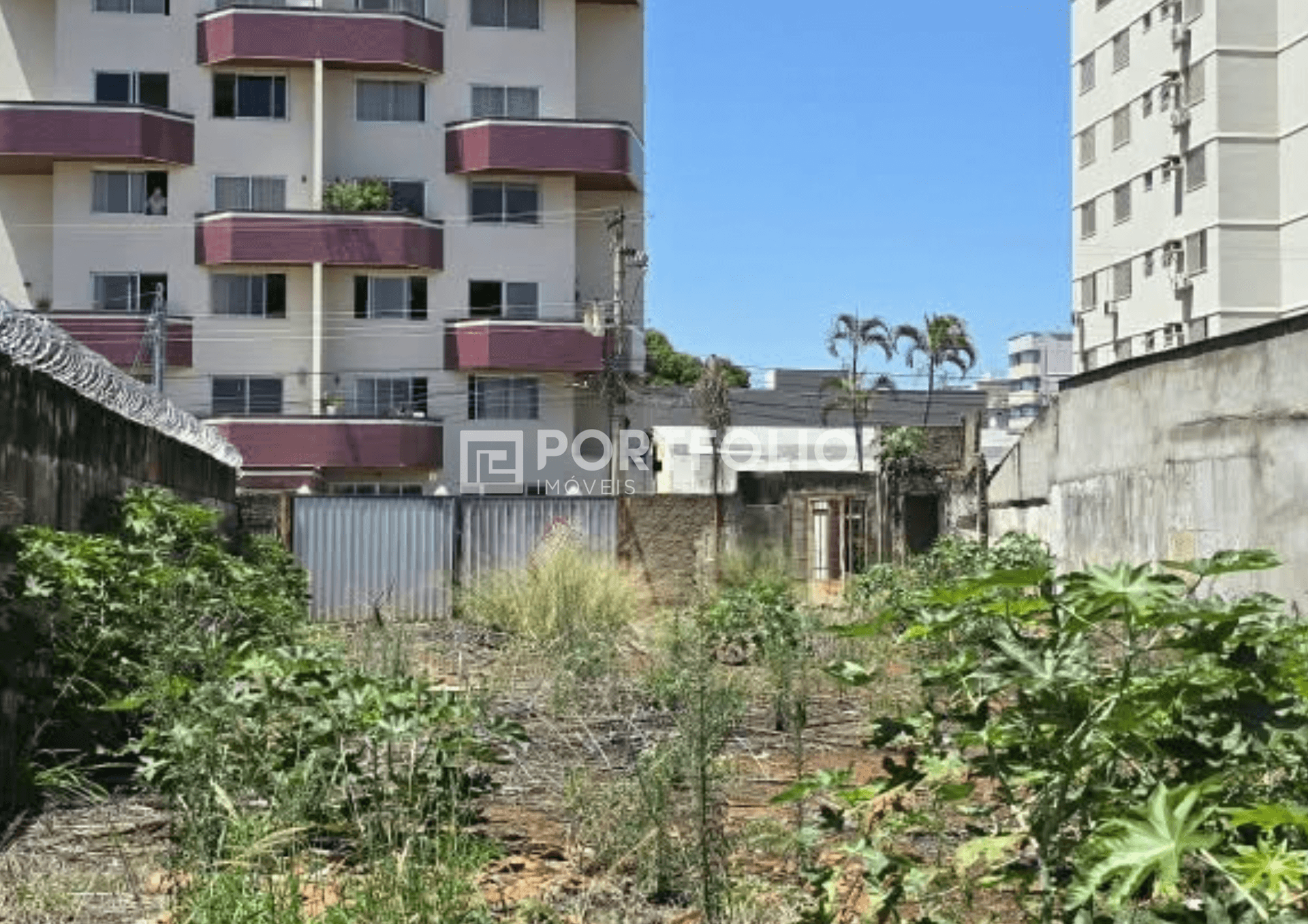 Lote murado à venda com 494m² no Jardim América, Goiânia, GO