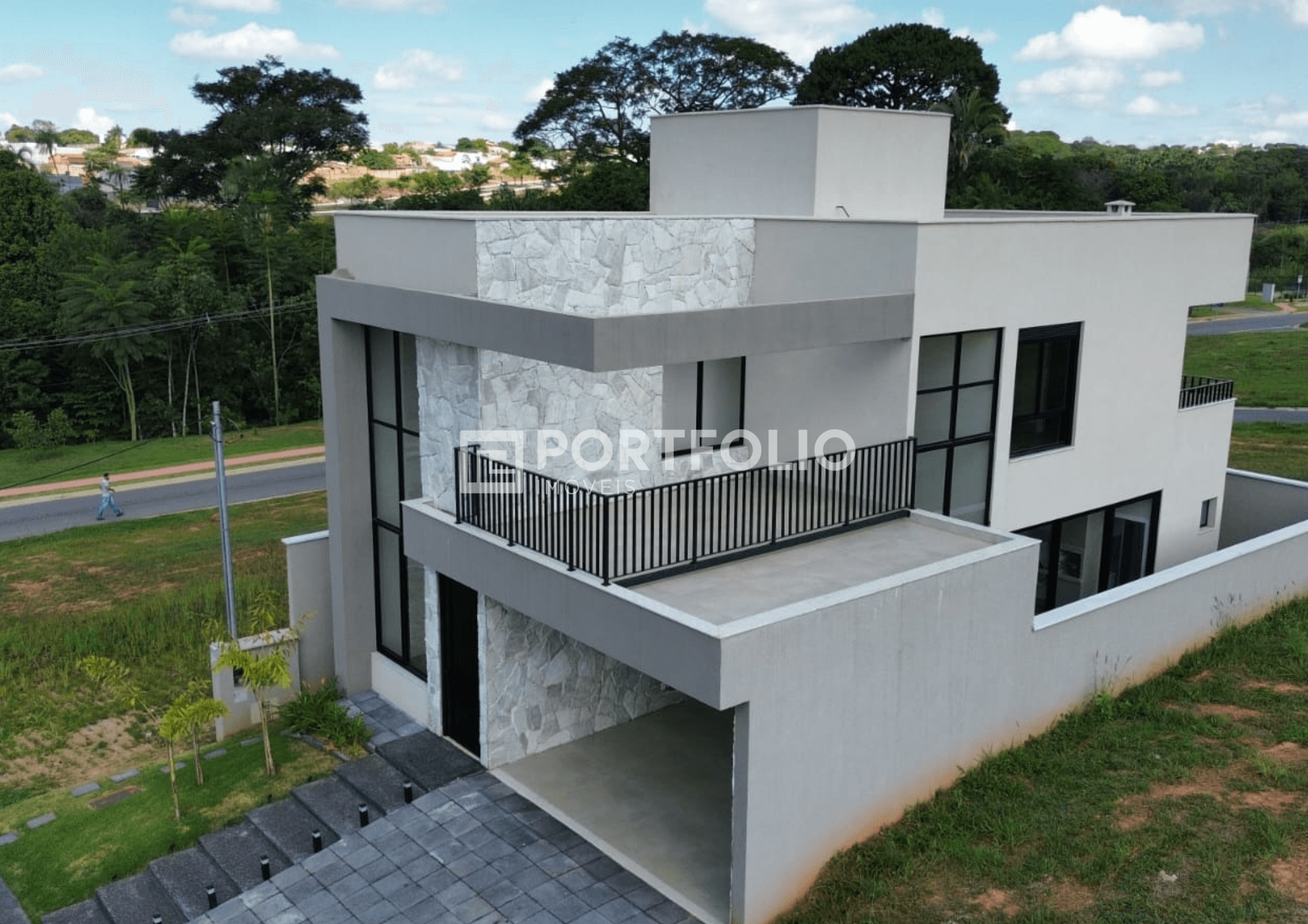 Sobrado à venda com 4 quartos/ 4 suítes no Jardins Versalhes, Goiânia, GO