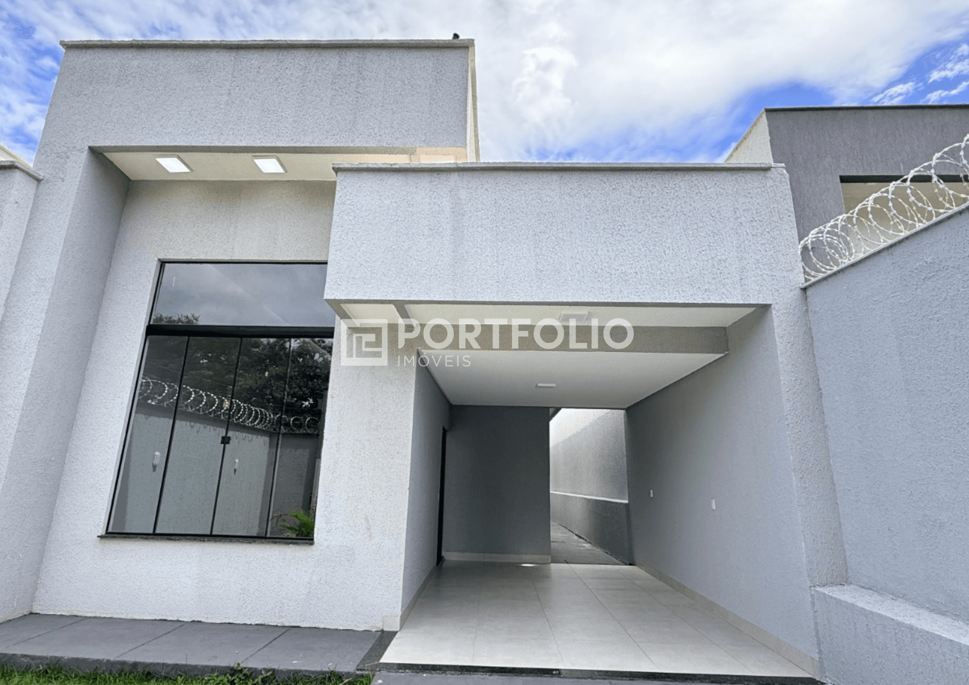 Casa à venda com 3 quartos/ 1 suíte no Jardim Helvécia, Aparecida de Goiânia, GO
