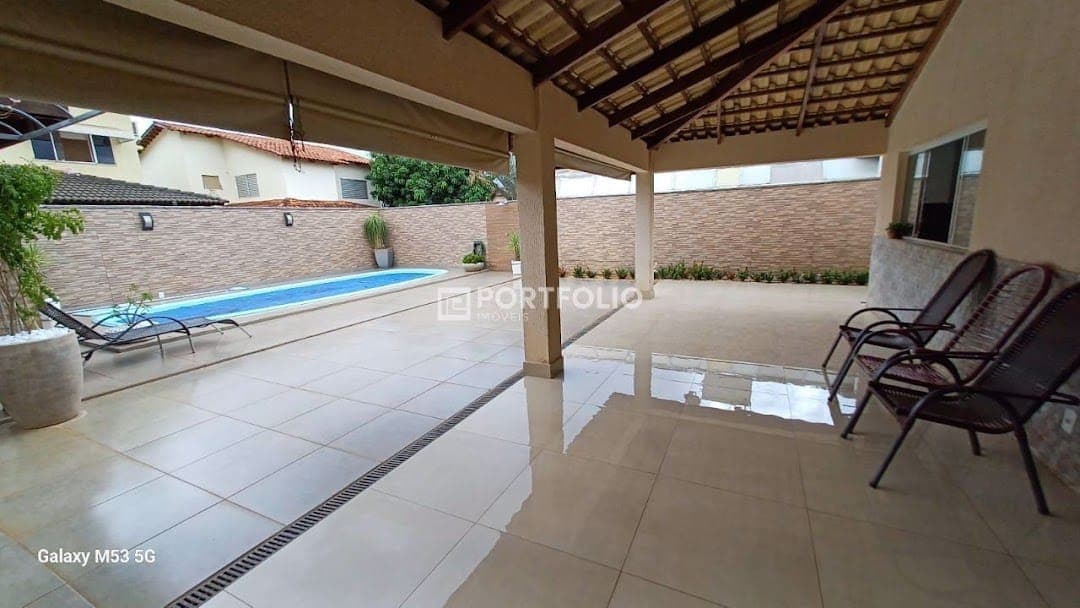 Sobrado à venda com 3 quartos/ 3 suítes no Portal do Sol I, Goiânia, GO
