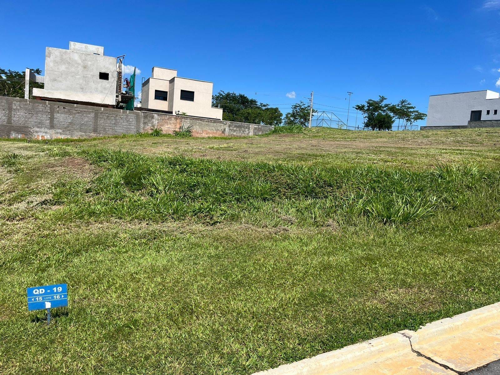 Lote à venda no Jardins Nápoles com 364,66m², Condomínio fechado, Goiânia