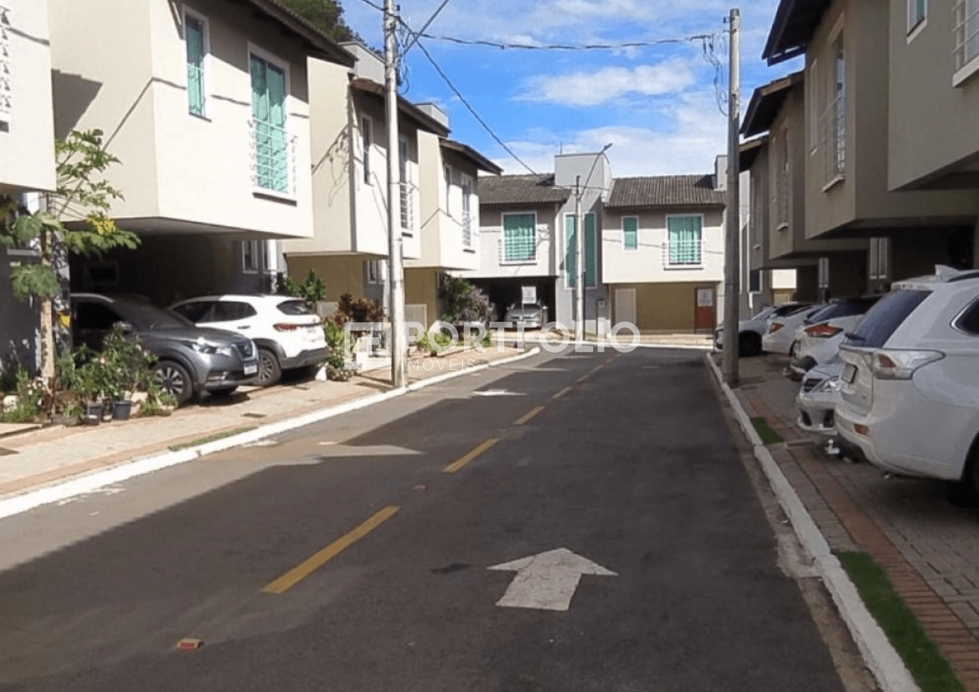 Sobrado à venda com 3 quartos no Condomínio Reserva do Bosque, Goiânia, GO