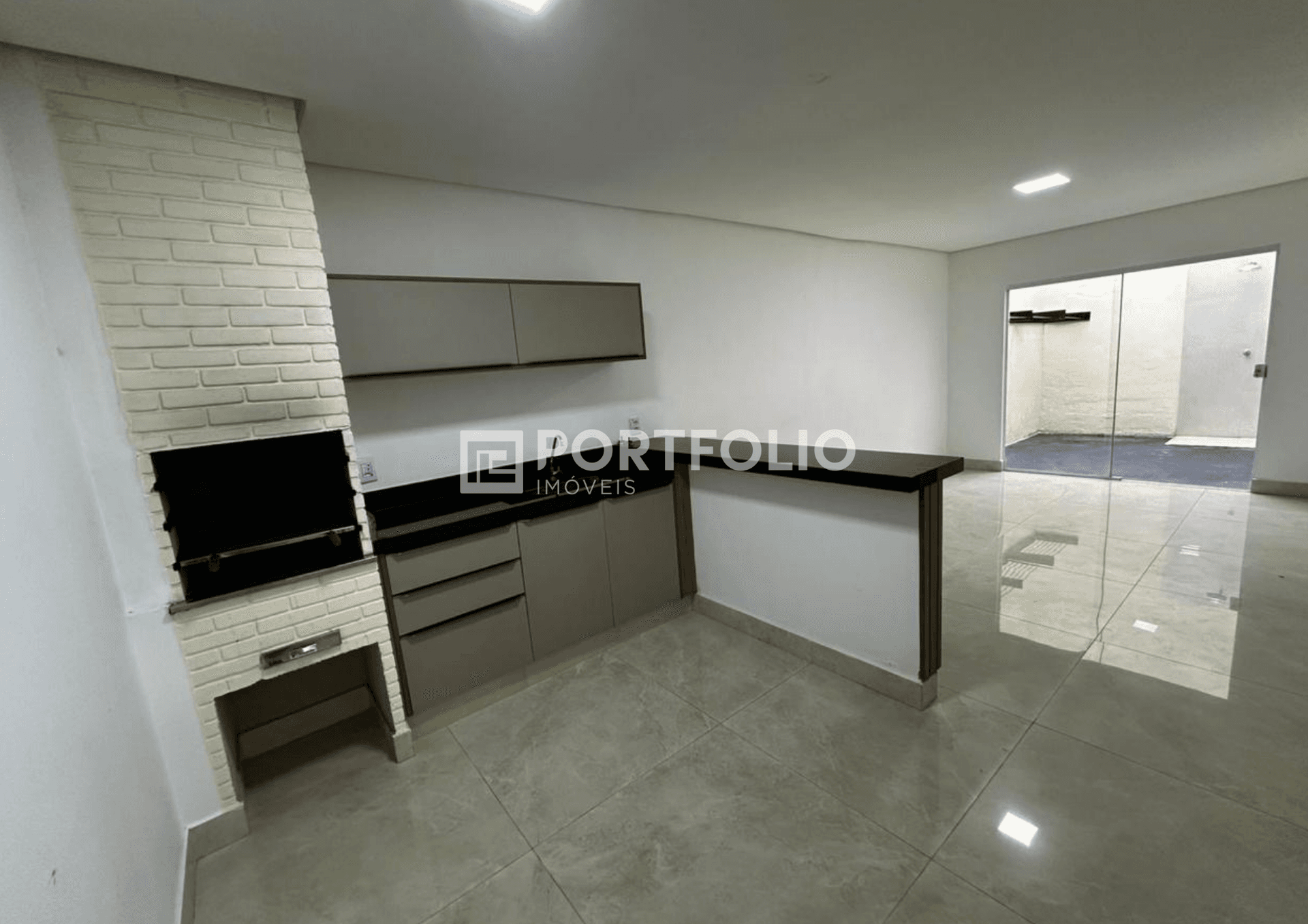 Sobrado para locação com 3 quartos/ 3 suítes em Aparecida de Goiânia, GO