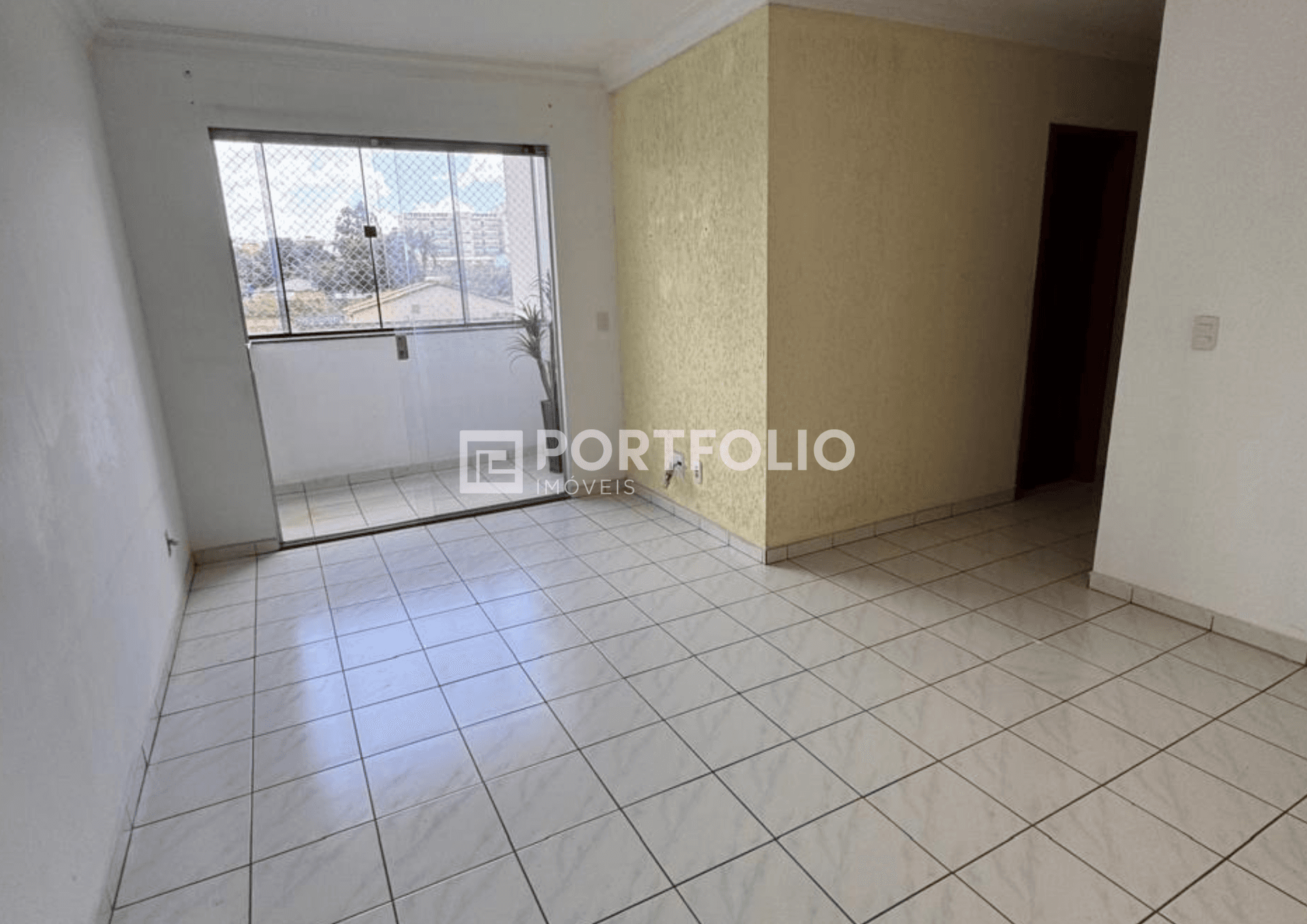 Apartamento à venda com 3 quartos no Jardim Luz, Aparecida de Goiânia, GO