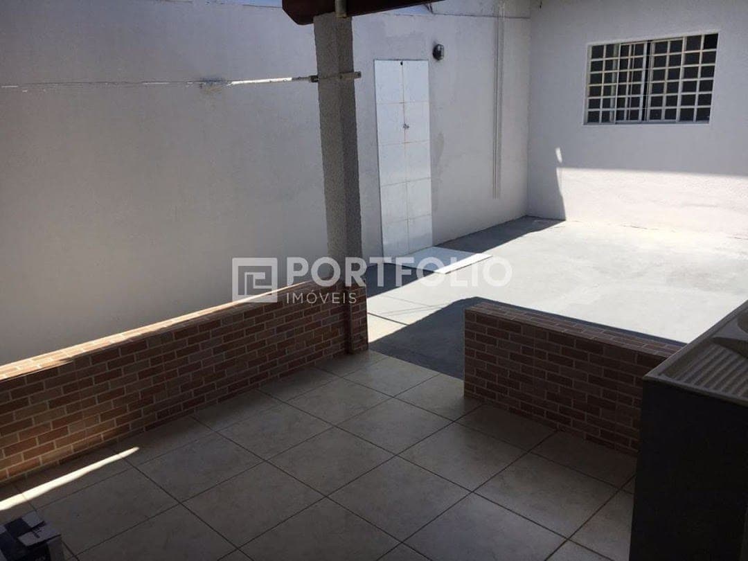 Casa à venda com 4 quartos/ 2 suítes no Moinho dos Ventos, Goiânia, GO