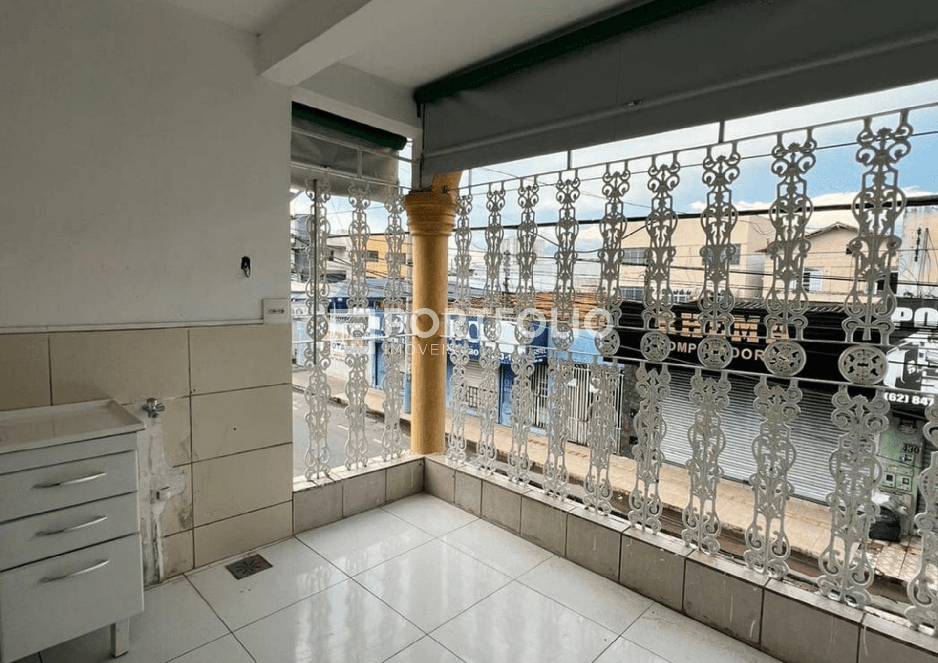 Sobrado à venda com salas comerciais no Setor Campinas, Goiânia