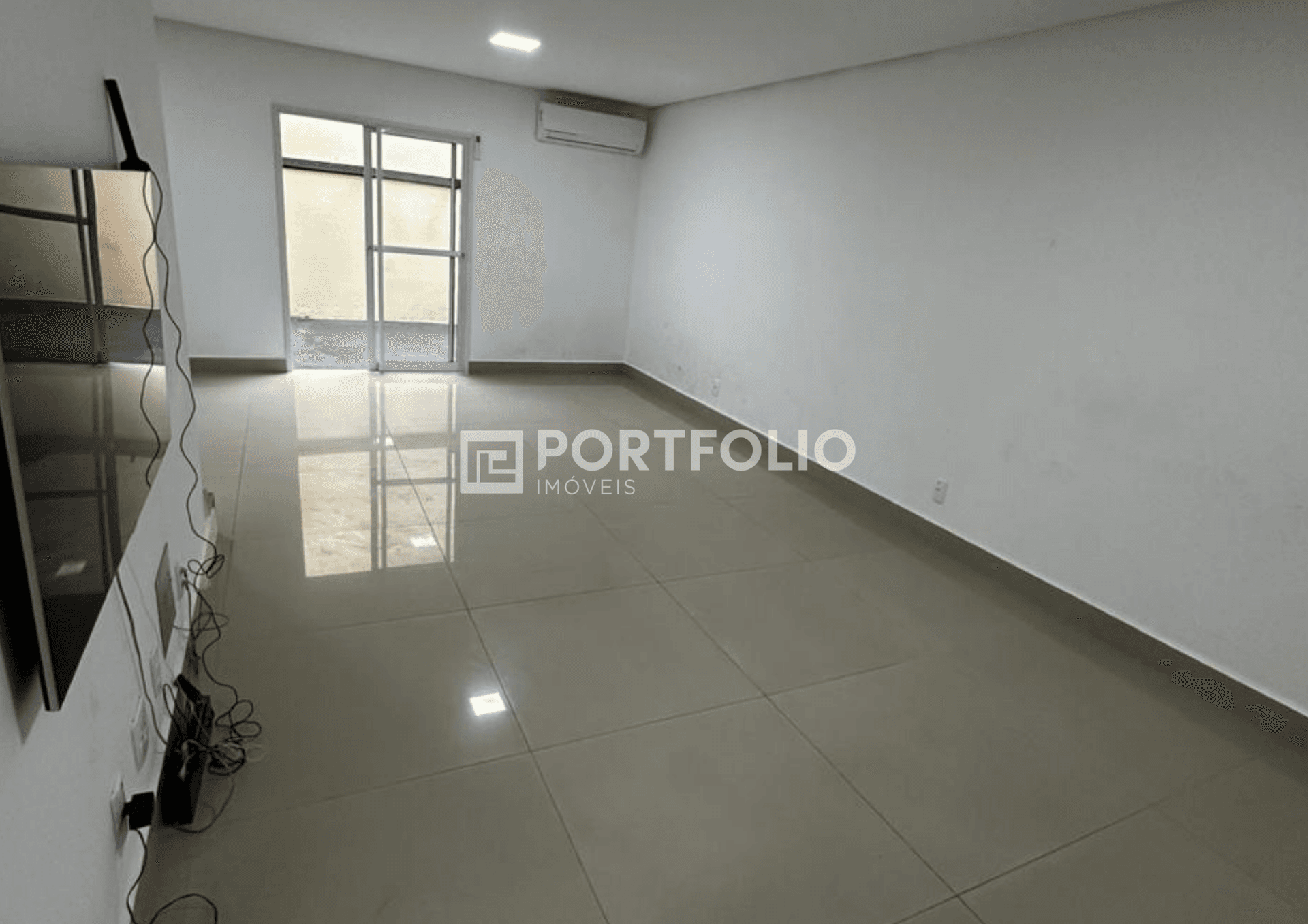 Sobrado para locação com 3 quartos/ 3 suítes em Aparecida de Goiânia, GO