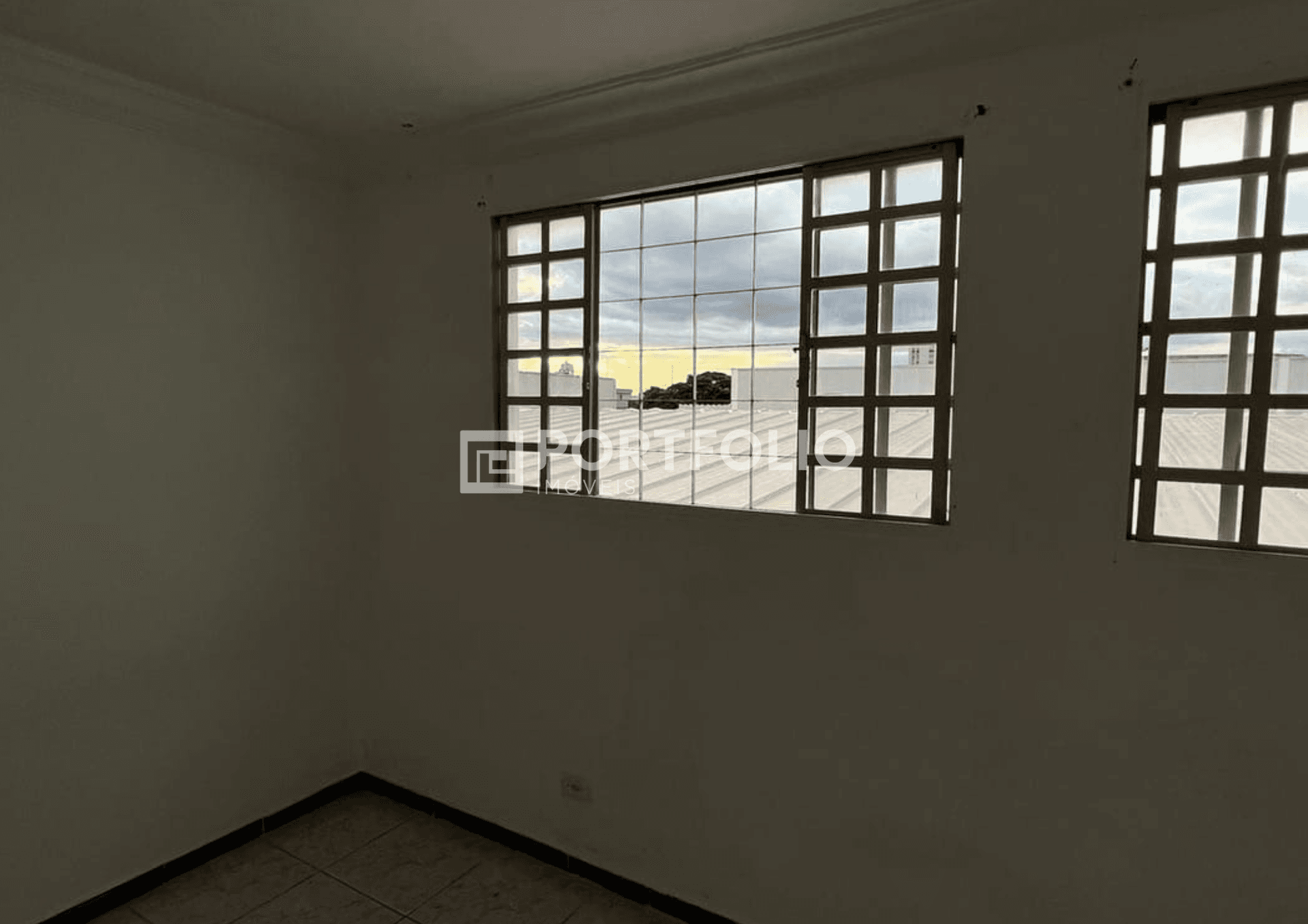 Sobrado à venda com salas comerciais no Setor Campinas, Goiânia