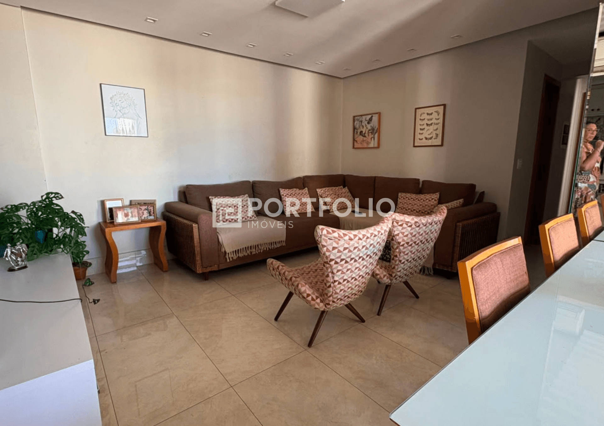 Apartamento mobiliado para locação 3 quartos/ 1 suíte no Parque Amazonia, Goiânia, GO