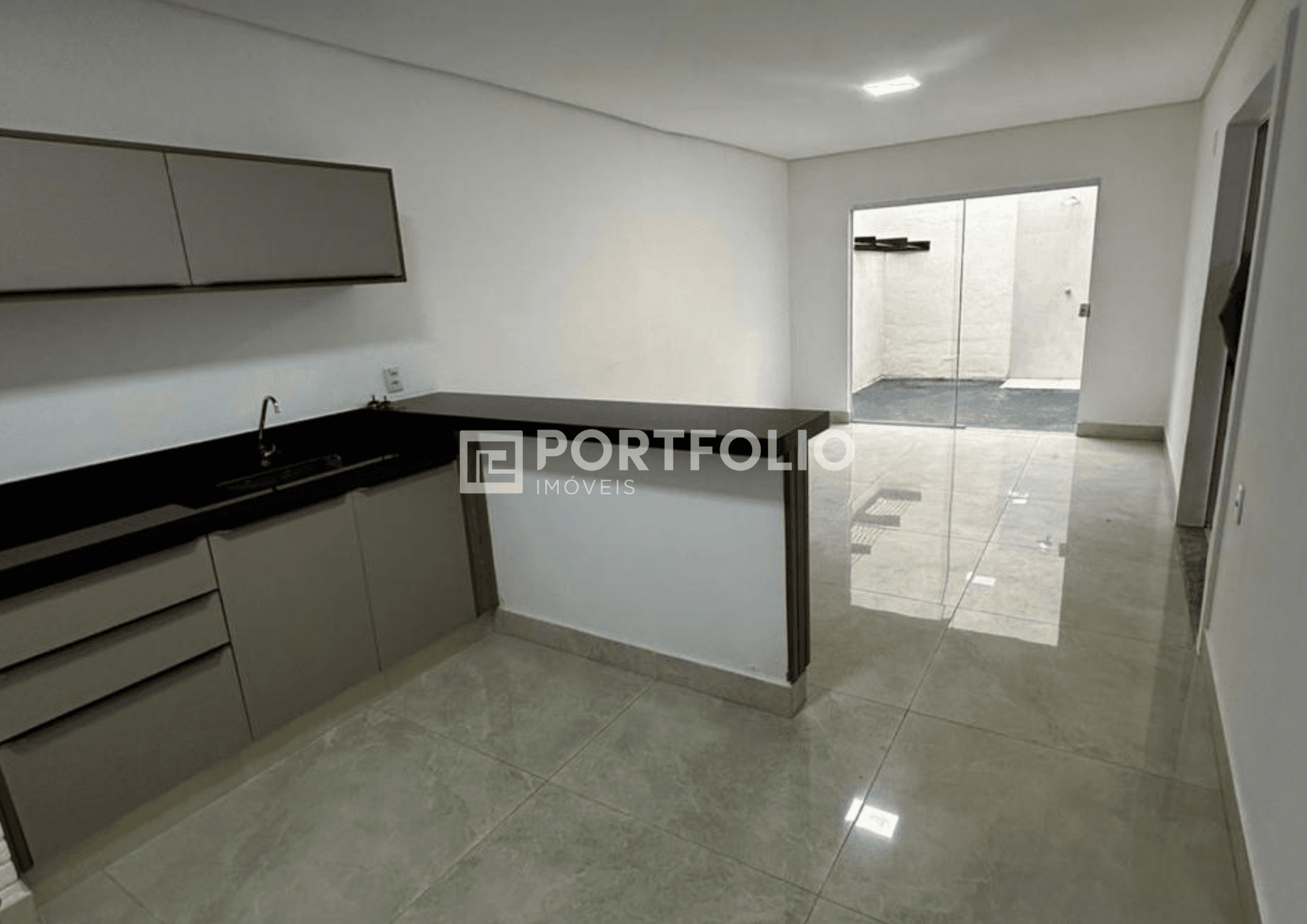 Sobrado para locação com 3 quartos/ 3 suítes em Aparecida de Goiânia, GO