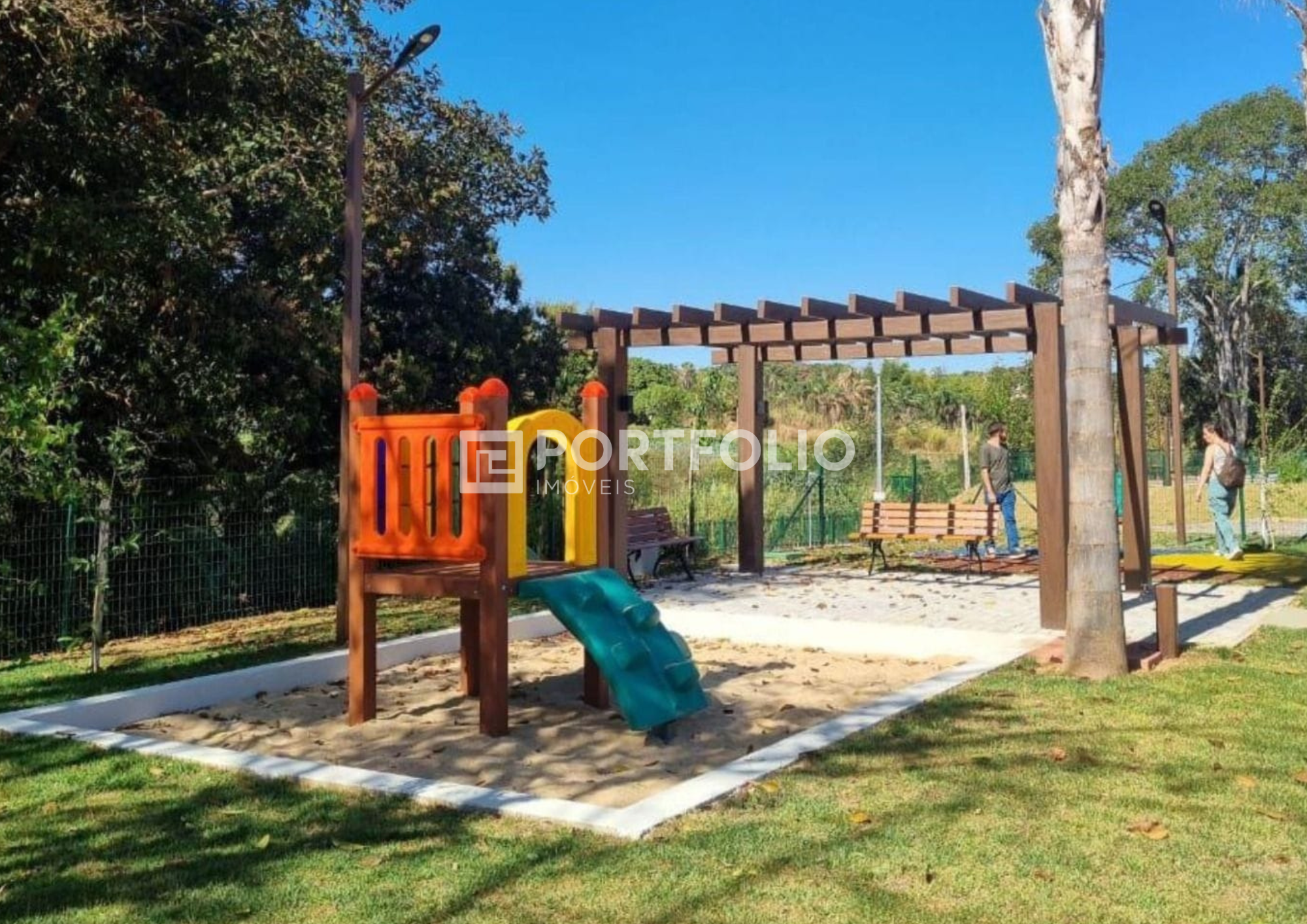 Terreno à venda, 211 m² por R$ 207.000,00 - Jardins Versalhes - Aparecida de Goiânia/GO